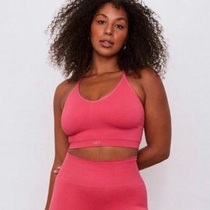 Set Active Sculptflex Ribbed V in “punch” size medium